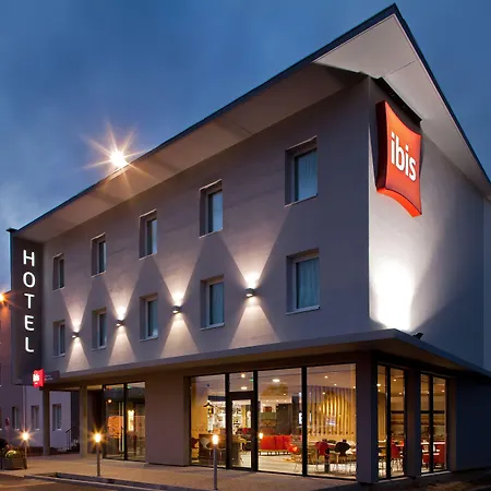 Отель Ibis Clermont Ferrand Nord