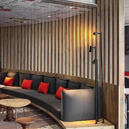 Отель Ibis Clermont Ferrand Nord Риом