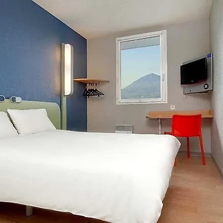 Ibis Clermont Ferrand Nord Hotel 3*