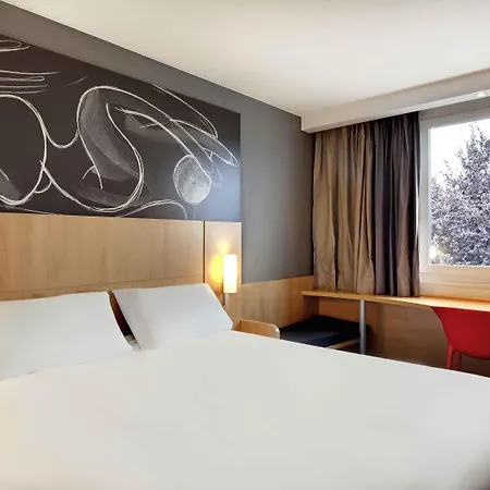 Ibis Clermont Ferrand Nord 3* Riom