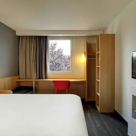 Ibis Clermont Ferrand Nord Hotel 3*