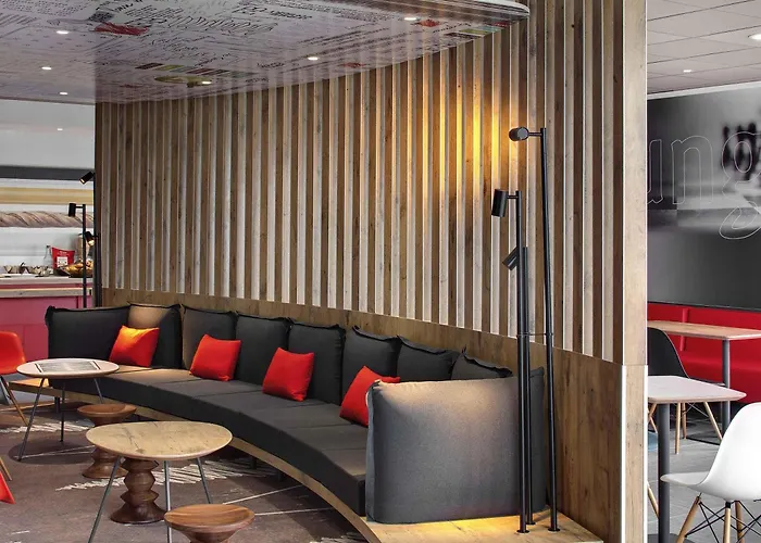 Отель Ibis Clermont Ferrand Nord Риом